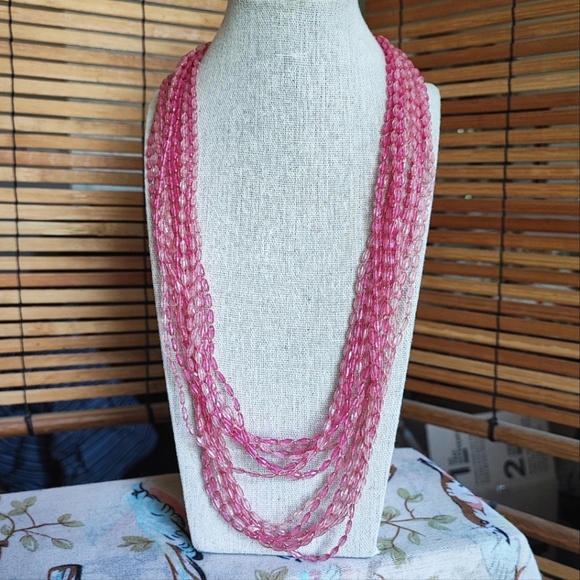 Shades of Pink Featherweight 8 Strand Plastic Vintage Jewelry Flapper Necklace - Picture 2 of 6
